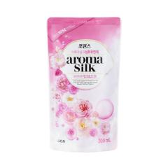 LION Aroma Silk Кондиционер для белья с ароматом Розы 300 мл (мягкая упаковка)