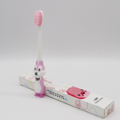 Зубная щетка детская с белкой, розовая