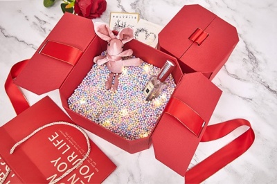 Коробка подарочная восьмиугольная 21*21*12,5 см, красная