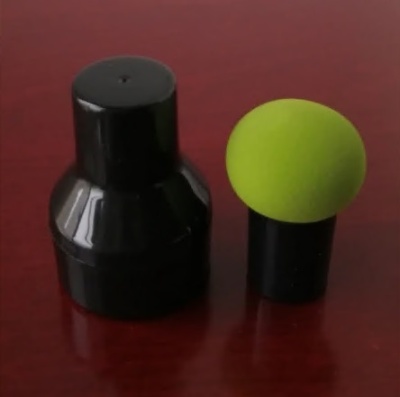 Спонж в футляре, зеленый купить с доставкой по выгодной цене